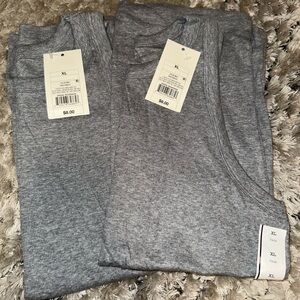 Set of tank tops